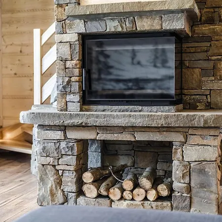 Osada Wierchlove 부스트리크